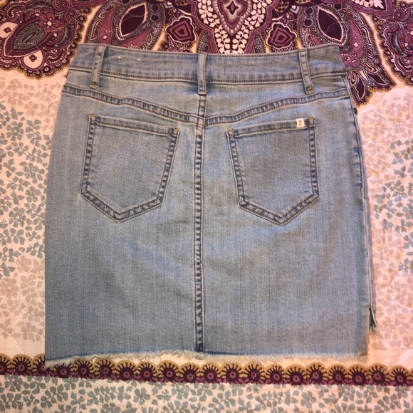 Mini Skirt - Picture 3 of 3